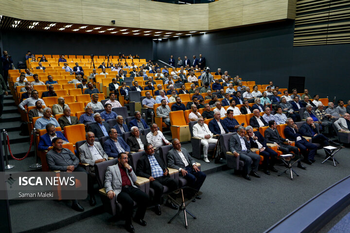 آیین رونمایی کتاب «بازار، تجار و اصناف دارالخلافه؛ از گذشته تا به امروز»