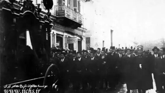 تصاویری از تشییع جنازه محمدعلی شاه + عکس