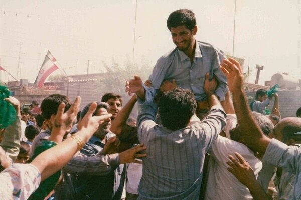 قدیسهای ماورایی از رزمندگان جنگ نسازیم قدیسهای ماورایی از رزمندگان جنگ نسازیم