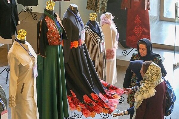 «نمایشگاه هدی» حلقهی کوچک زنجیره ارزش پوشاک/ لباس ایرانی نیازمند حکمرانی واحد و اتحاد همهجانبه «نمایشگاه هدی» حلقهی کوچک زنجیره ارزش پوشاک/ لباس ایرانی نیازمند حکمرانی واحد و اتحاد همهجانبه