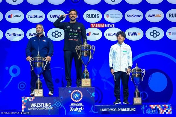 بازگشت فاتحان جهان به ایران در میان استقبال مردم