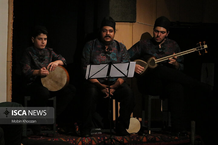 اجرای «مضحکه شاهبث» در دل کویر با همراهی هنردوستان یزدی