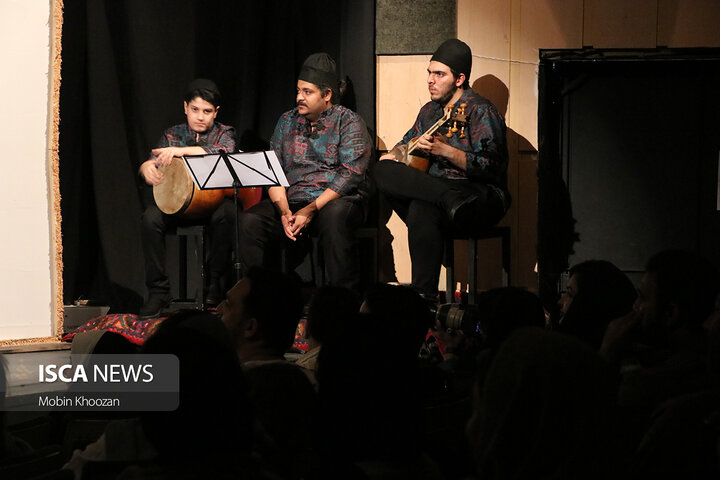 اجرای «مضحکه شاهبث» در دل کویر با همراهی هنردوستان یزدی