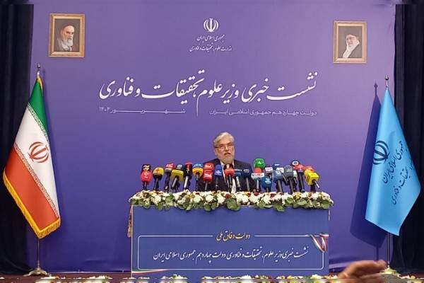 وزیر علوم: ایران ۱۰۹ دانشگاه دارد، نه ۲ هزار دانشگاه