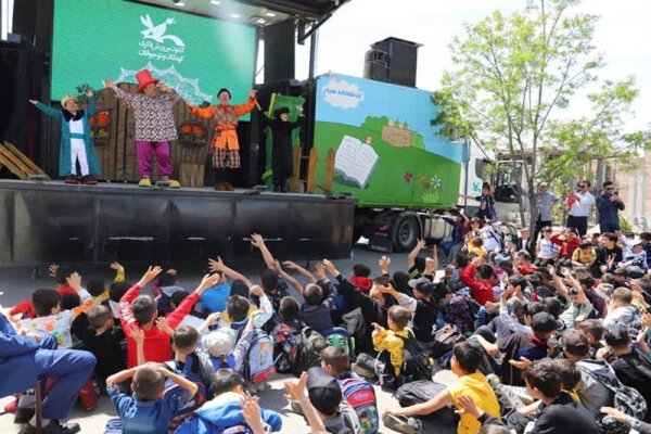 تماشاخانه سیار با ۱۱ برنامه در اردبیل