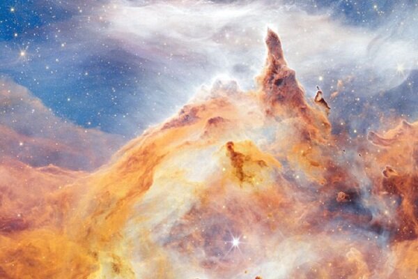 ستاره‌های درخشان مشابه یک کلیسای ستاره‌ای + عکس