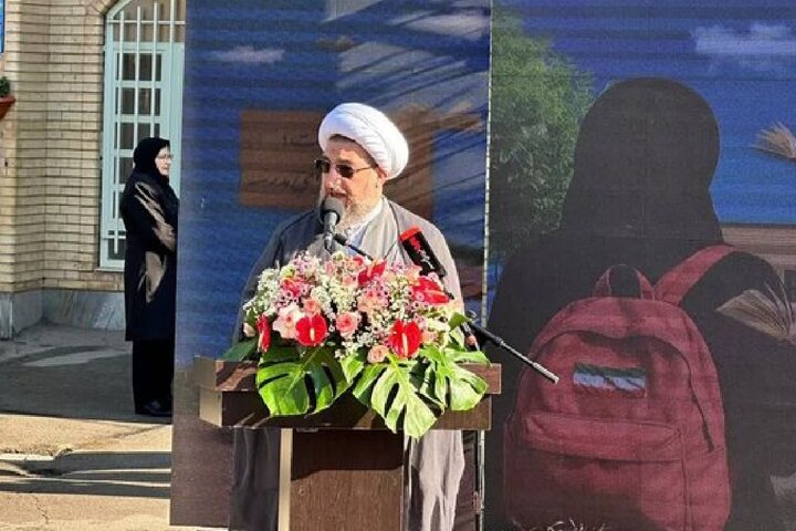 دشمن از پیشرفت و رسیدن دختران ما به جایگاه‌های برتر می‌ترسد