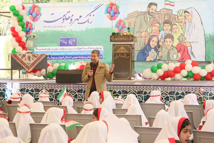 نسل جوان برای سربلندی ایران از نخستین روزهای تحصیل تلاش کند