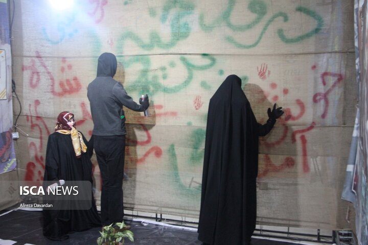 نمایشگاه دفاع مقدس در اردبیل