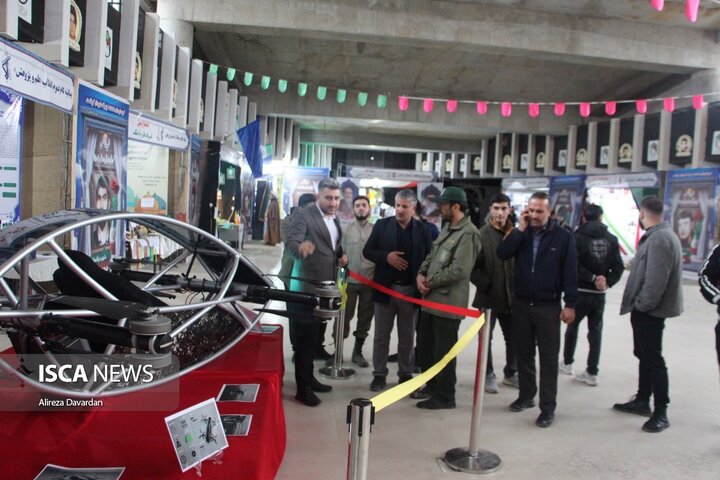 نمایشگاه دفاع مقدس در اردبیل