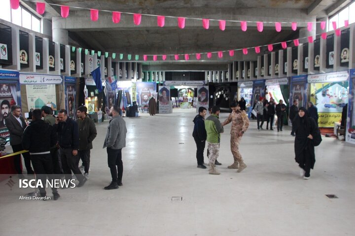 نمایشگاه دفاع مقدس در اردبیل