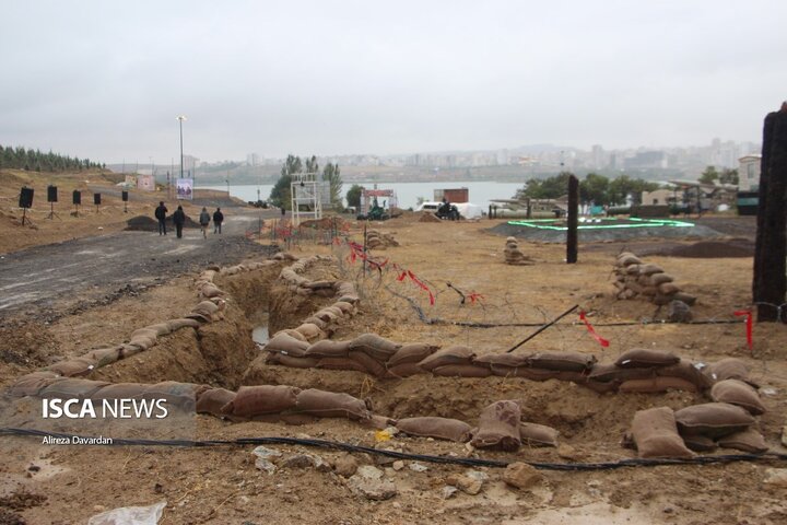 نمایشگاه دفاع مقدس در اردبیل