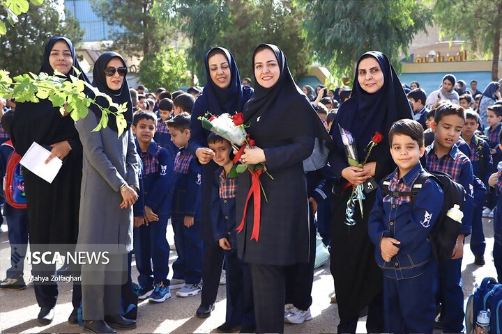 آغاز سال تحصیلی در مجتمع آموزشی سما یزد همزمان با هفته دفاع مقدس