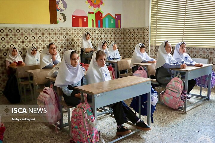 آغاز سال تحصیلی در مجتمع آموزشی سما یزد همزمان با هفته دفاع مقدس