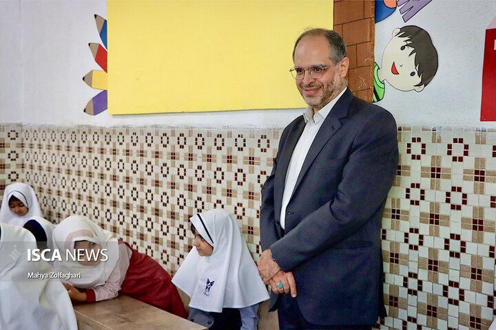 آغاز سال تحصیلی در مجتمع آموزشی سما یزد همزمان با هفته دفاع مقدس