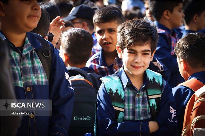 آغاز سال تحصیلی در مجتمع آموزشی سما یزد همزمان با هفته دفاع مقدس