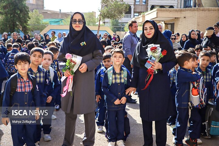 آغاز سال تحصیلی در مجتمع آموزشی سما یزد همزمان با هفته دفاع مقدس