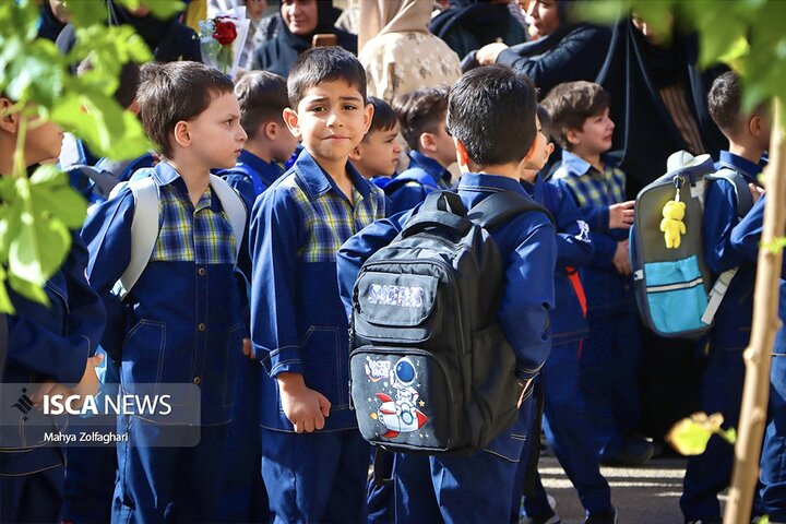 آغاز سال تحصیلی در مجتمع آموزشی سما یزد همزمان با هفته دفاع مقدس