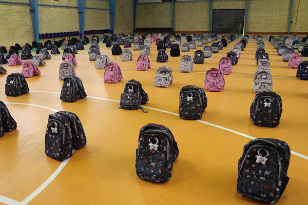 برگزاری رزمایش توزیع ۵۲ هزار بسته تحصیلی برای دانش آموزان نیازمند هرمزگانی