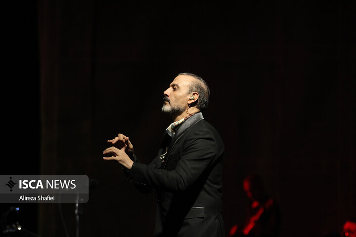 شب دوم از اجرای کنسرت علیرضا قربانی در مهد هنر ایران
