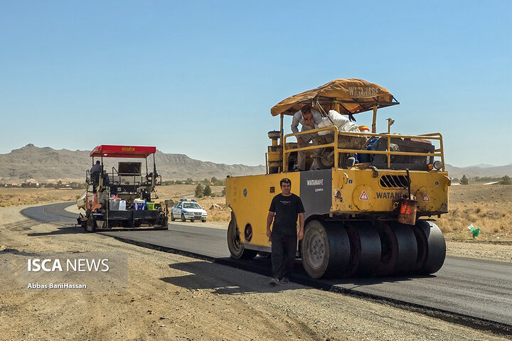 آغاز عملیات بهسازی محور روستایی قباد بزن – میم در شهرستان کهک