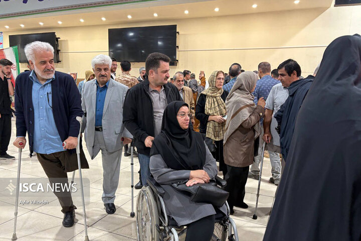 حضور پرشور مردم در نمایشگاه دفاع مقدس ماکو