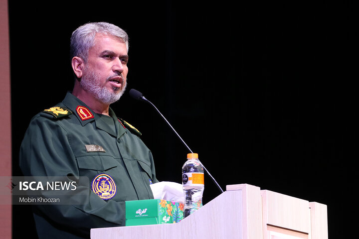 مجاهدت‌ها ادامه دارد؛ دفاع مقدس تمام نشده است