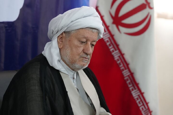 اتحاد و همدلی، راه عبور از شرایط دشوار و حفظ نظام و رهبری وظیفه‌ای شرعی و ملی است