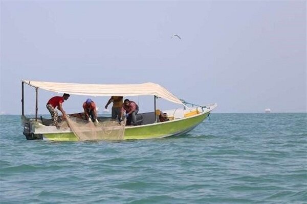 توقیف قایق صید غیرمجاز در سواحل  بوشهر