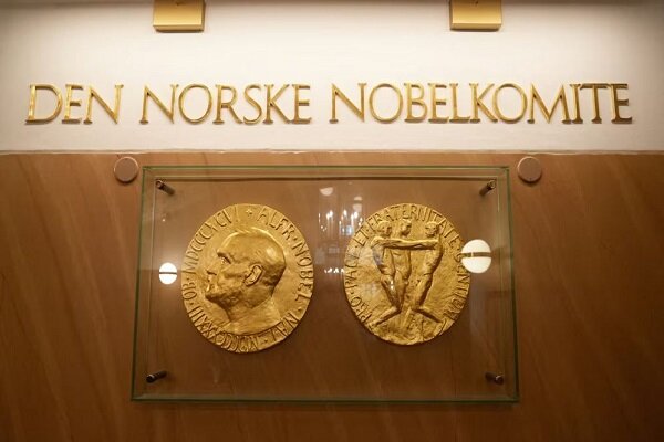 نوابغ امسال جایزه نوبل چه کسانی هستند؟ / در جست‌وجوی قهرمانان علم در روزگار بحران‌ها