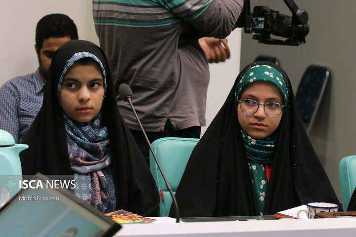 کتابخانه مرکزی یزد میزبان نشست صمیمی نوجوانان با بهزاد دانشگر به مناسبت هفته کودک و نوجوان