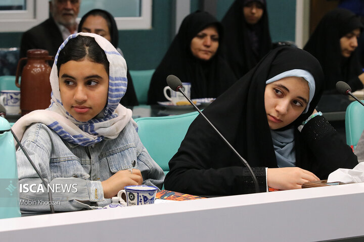 کتابخانه مرکزی یزد میزبان نشست صمیمی نوجوانان با بهزاد دانشگر به مناسبت هفته کودک و نوجوان