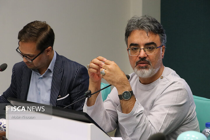 کتابخانه مرکزی یزد میزبان نشست صمیمی نوجوانان با بهزاد دانشگر به مناسبت هفته کودک و نوجوان