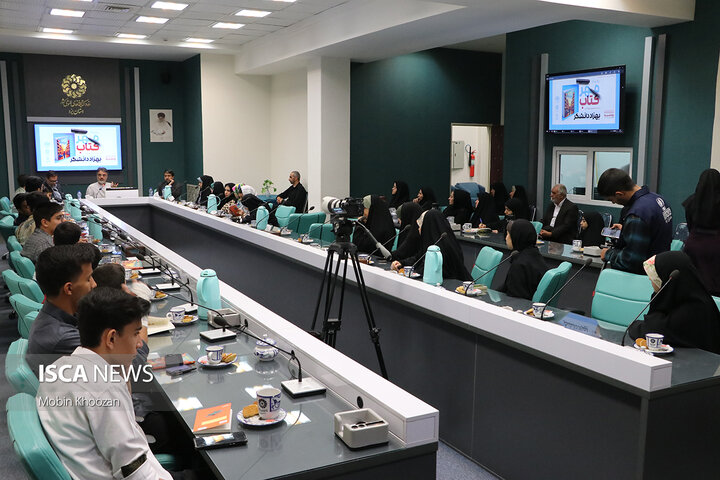 کتابخانه مرکزی یزد میزبان نشست صمیمی نوجوانان با بهزاد دانشگر به مناسبت هفته کودک و نوجوان