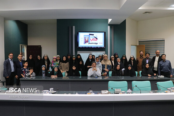 کتابخانه مرکزی یزد میزبان نشست صمیمی نوجوانان با بهزاد دانشگر به مناسبت هفته کودک و نوجوان