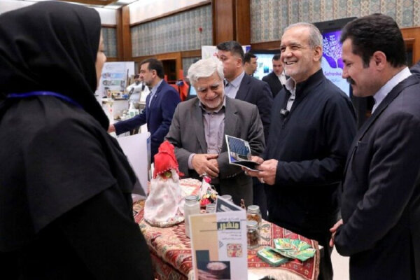 استقبال رییس‌جمهور از نوآوری شرکت اردبیلی در تولید مکمل‌های خوراکی