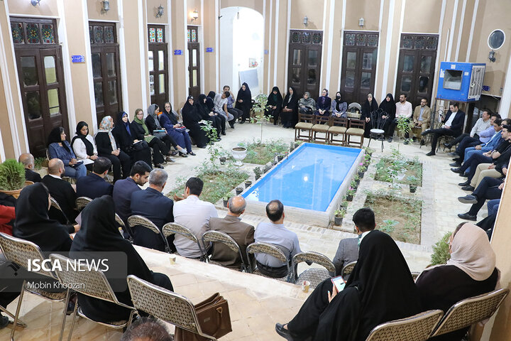 نشست سمن‌های استان یزد با هیئت مدیره خانه تشکل‌های مردم نهاد