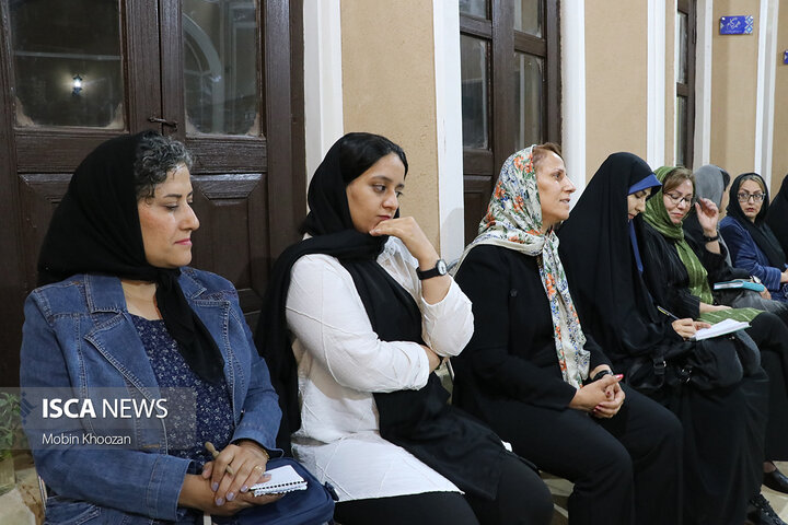 نشست سمن‌های استان یزد با هیئت مدیره خانه تشکل‌های مردم نهاد