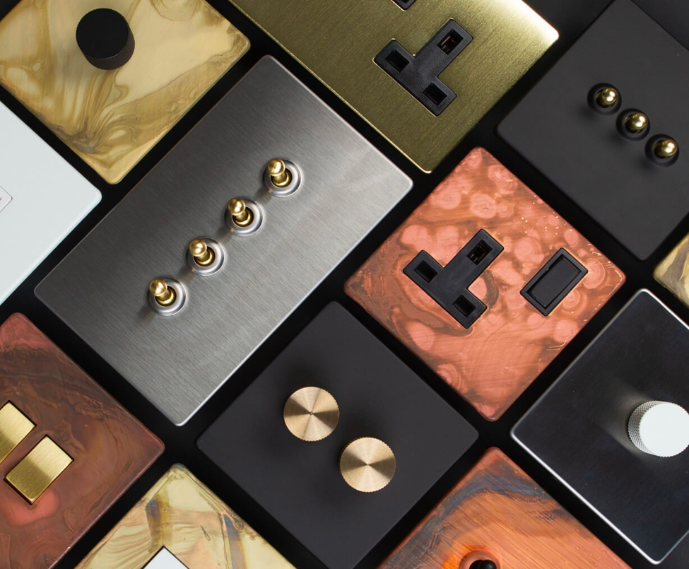 هالوژن لاکچری و کلید و پریز لاکچری | ترکیب نورپردازی و دکوراسیون لوکس