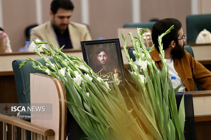 نشست دانشجویان دانشگاه‌های یزد با روسا و نماینده یزد