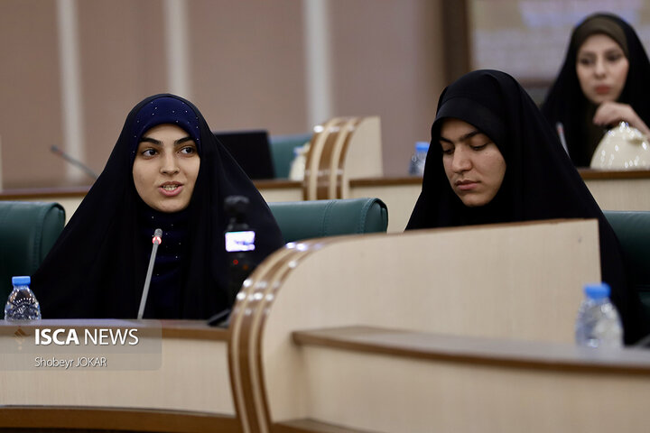 نشست دانشجویان دانشگاه‌های یزد با روسا و نماینده یزد