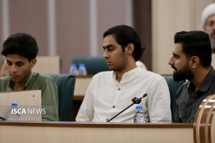 نشست دانشجویان دانشگاه‌های یزد با روسا و نماینده یزد