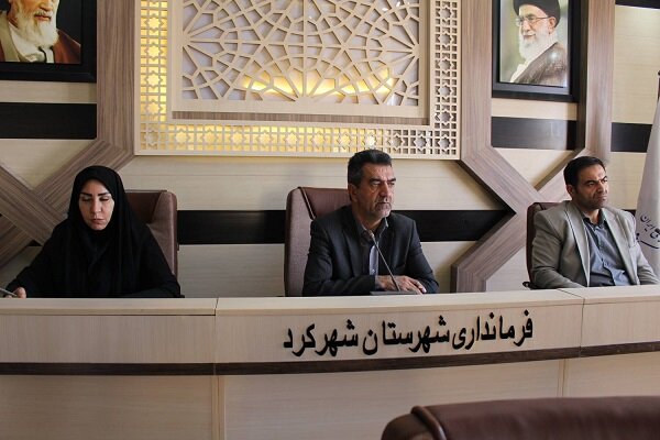 نصب المان‌های کتابخوانی در میدان‌های شهری تا پایان سال انجام شود