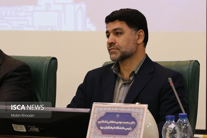 میدان فعالیت‌های فرهنگی را به دانشجویان سپرده‌ایم