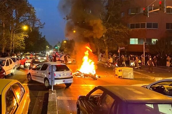 «همسبتگی اجتماعی» روی دور معکوس/ بهانه‌های «آشوب» در راه است؟