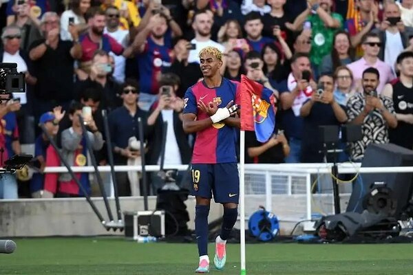 پست معنادار یامال پیش از ال‌کلاسیکو! + عکس