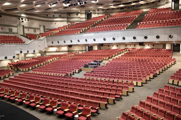 وضعیت سالنهای نمایش تهران مناسب جشنوارههای بزرگ نیست/ ساخت «کاخ جشنوارهها» رویایی که عملی نشد