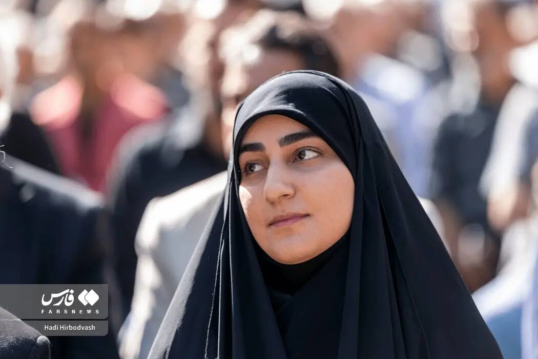زینب سلیمانی در مراسم تشییع محمد کاسبی + عکس