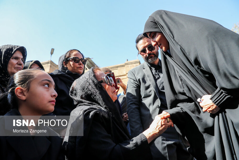 زینب سلیمانی در مراسم تشییع محمد کاسبی + عکس