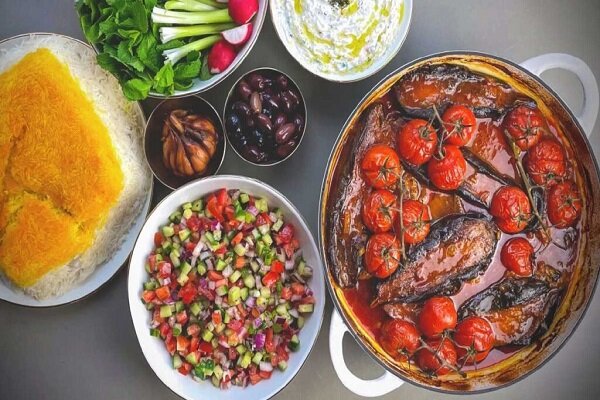 آموزش آشپزی / طرز تهیه خورش غوره بادمجان بسیار مجلسی